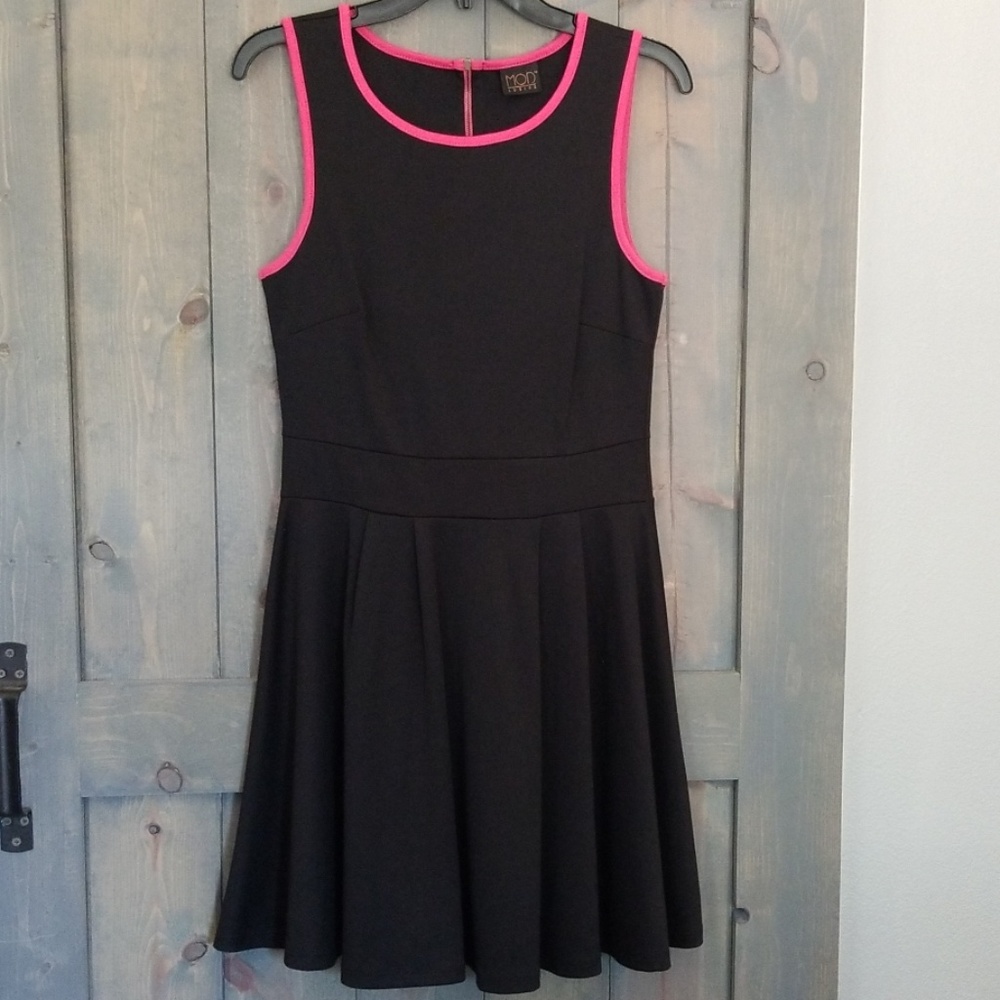 MOD Lusive Black Dress with Pink Detail
